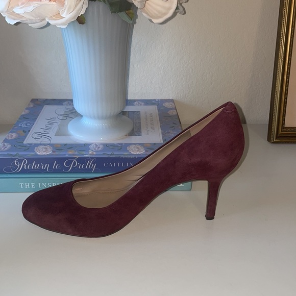 Vince Camuto Maroon Suede Heels Size 9 - Picture 10 of 10